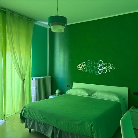 Color House Malpensa B&B Cassano Magnago Екстер'єр фото