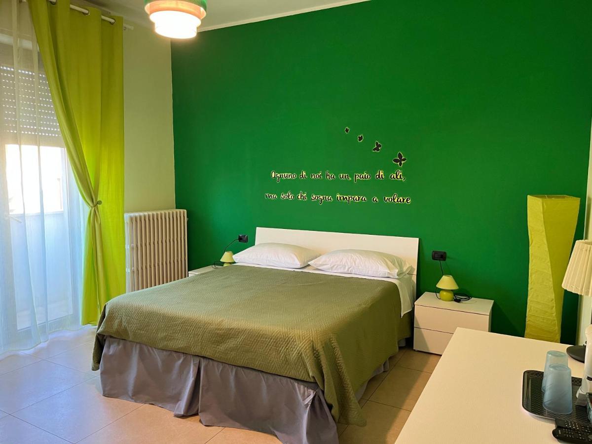 Color House Malpensa B&B Cassano Magnago Екстер'єр фото
