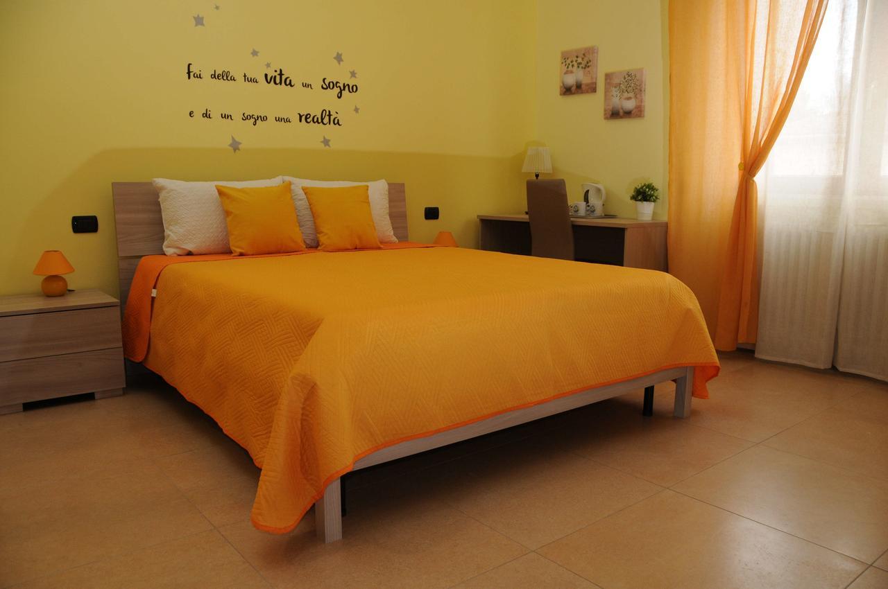 Color House Malpensa B&B Cassano Magnago Екстер'єр фото